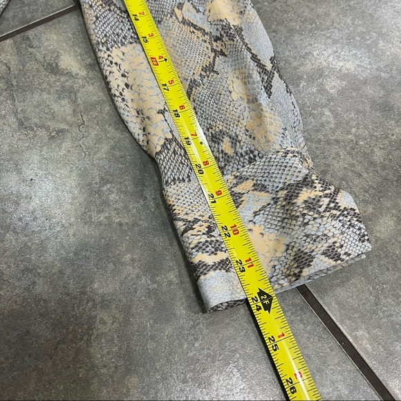 Lafayette 148 Scottie Python Snake Print 100% Silk Button Up Blouse Sz M Party - Picture 10 of 10